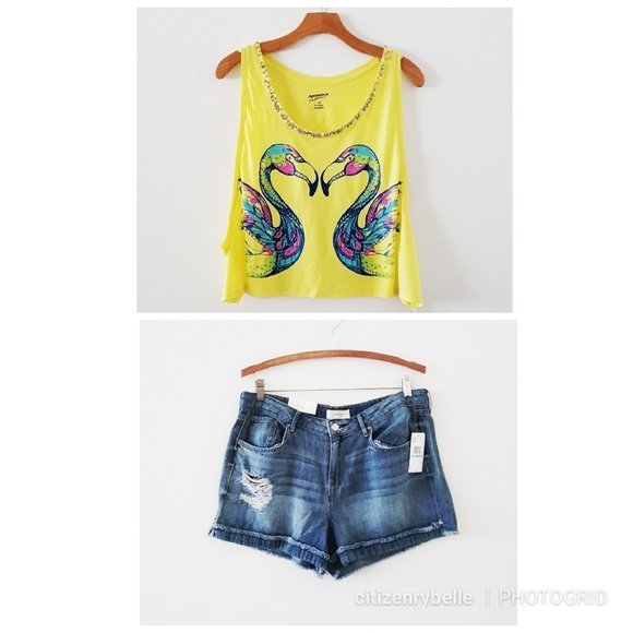 Arizona Jean Company Tops - Adorable Tank with Painted Swans